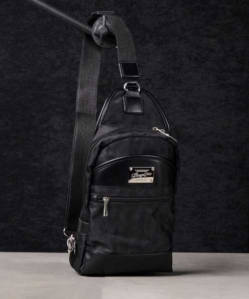 CALIFORNIA OUTFITTERS(カリフォルニア アウトフィッターズ)の「3C13 背面エアメッシュ クロスボディバッグ シンプル ワンショルダーバッグ(ボディバッグ/ウエストポーチ・メンズ・ブラック・ONESIZE)」の1枚目の写真