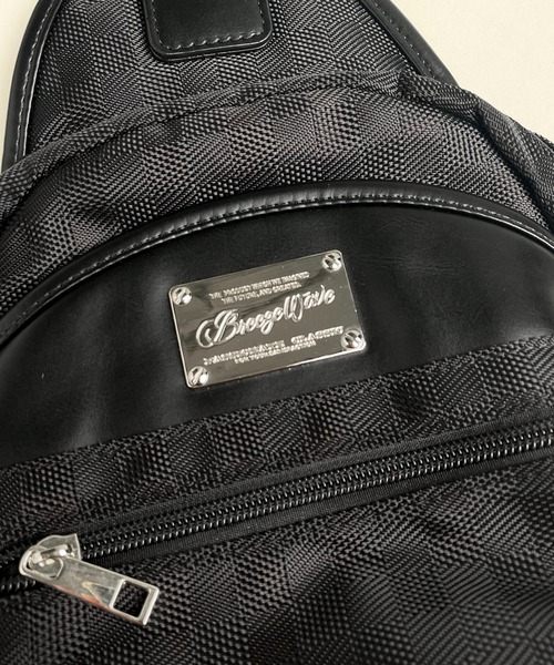 CALIFORNIA OUTFITTERS(カリフォルニア アウトフィッターズ)の「3C13 背面エアメッシュ クロスボディバッグ シンプル ワンショルダーバッグ(ボディバッグ/ウエストポーチ・メンズ・ブラック・ONESIZE)」の5枚目の写真