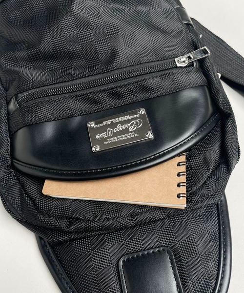 CALIFORNIA OUTFITTERS(カリフォルニア アウトフィッターズ)の「3C13 背面エアメッシュ クロスボディバッグ シンプル ワンショルダーバッグ(ボディバッグ/ウエストポーチ・メンズ・ブラック・ONESIZE)」の8枚目の写真