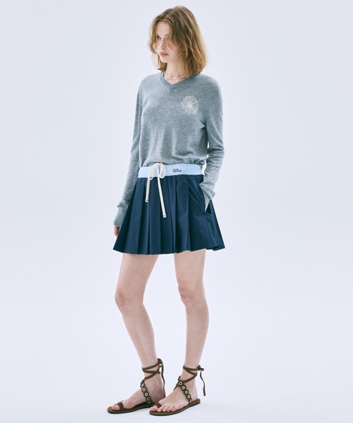 Mardi Mercredi(マルディメクルディ)の「SUMMER WOOL BLENDED V NECK / サマー ウール ブレンド Vネック(ニット/セーター・レディース・グレー/ネイビー・FREE)」の8枚目の写真