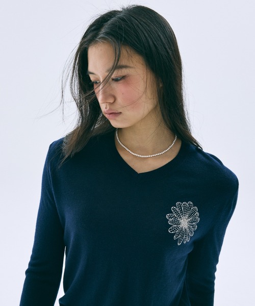 Mardi Mercredi(マルディメクルディ)の「SUMMER WOOL BLENDED V NECK / サマー ウール ブレンド Vネック(ニット/セーター・レディース・グレー/ネイビー・FREE)」の15枚目の写真