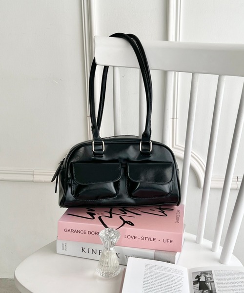 wears(ウェアーズ)の「フロントポケットボストンショルダーバッグ(ショルダーバッグ・レディース・ホワイト/ブラック・FREE)」の4枚目の写真