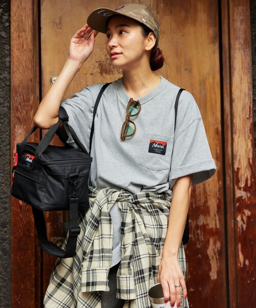 NANGA(ナンガ)の「NANGA × FREAK'S STORE/ナンガ × フリークスストア 別注 ECO HYBRID CONTOUR LOGO TEE エコハイブリッド ルーズフィット ロゴ Tシャツ(Tシャツ/カットソー・メンズ・ブラック/ホワイト/グレー・MEDIUM/LARGE)」の14枚目の写真