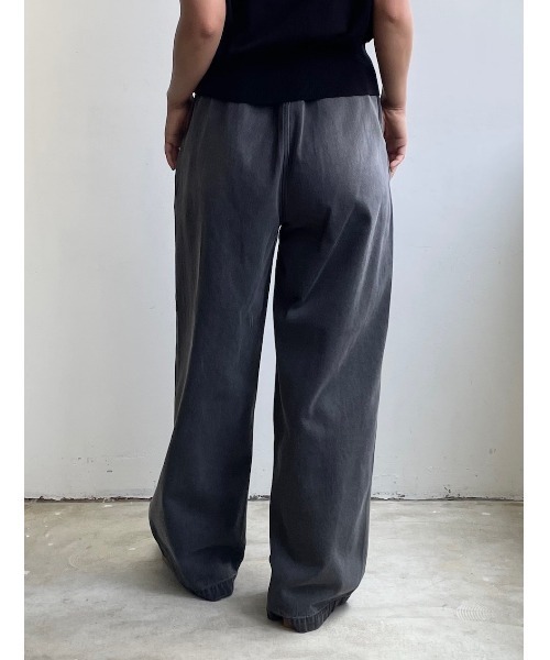 fireservice（ファイヤーサービス）の「【 Fire Service / ファイヤーサービス 】 WIDE EASY PANTS / ワイドイージーパンツ　GREY（デニムパンツ・レディース・グレー・1/2）」の4枚目の写真