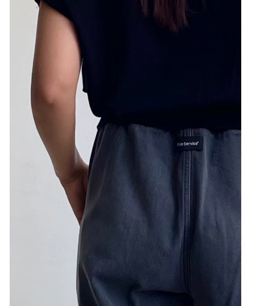 fireservice（ファイヤーサービス）の「【 Fire Service / ファイヤーサービス 】 WIDE EASY PANTS / ワイドイージーパンツ　GREY（デニムパンツ・レディース・グレー・1/2）」の5枚目の写真