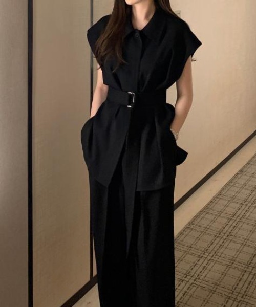 FAVORITO(ファヴォリート)の「シャツトップスワイドレッグセットアップ(セットアップ・レディース・ベージュ/ホワイト/ブラック・F)」の8枚目の写真