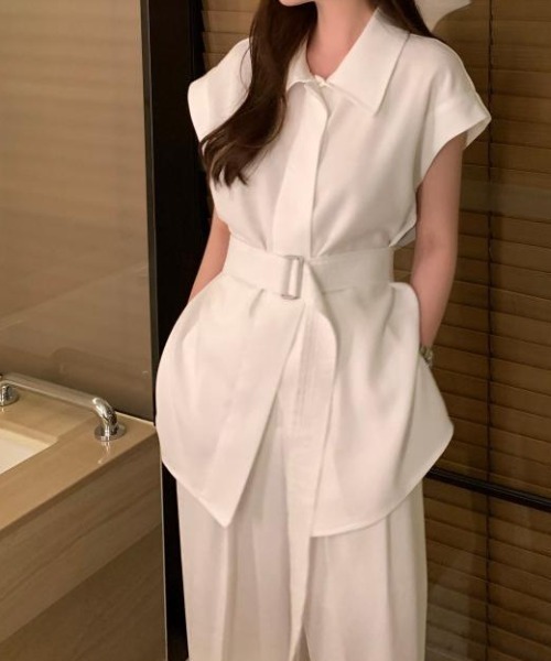 FAVORITO(ファヴォリート)の「シャツトップスワイドレッグセットアップ(セットアップ・レディース・ベージュ/ホワイト/ブラック・F)」の5枚目の写真
