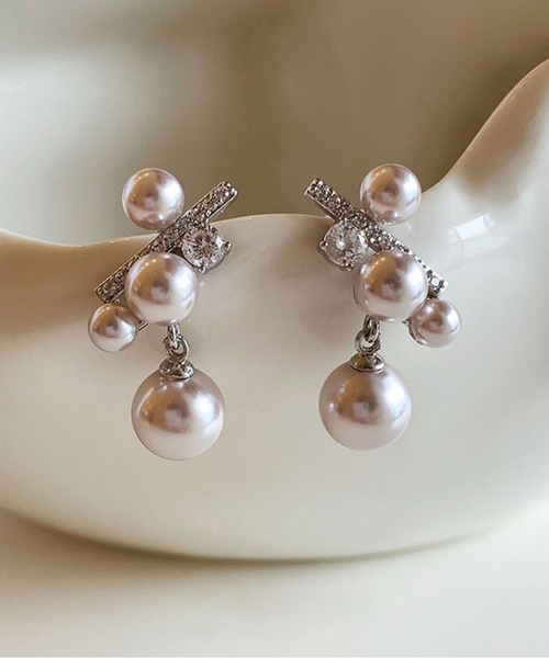 LA VORAGINE(ラ ヴォラジネ)の「大人可愛い高級感 パープルピアス 結婚式 お呼ばれピアス 二次会 同窓会 お呼ばれ オケージョン(ピアス(両耳用)・レディース・ライトパープル/ホワイト/グレー・FREE)」の12枚目の写真
