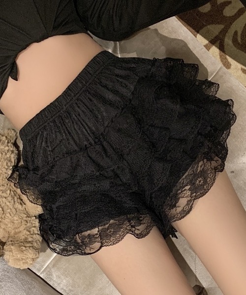 yuue' ( wear )(ユーイ)の「レースティアードショートパンツ(その他パンツ・レディース・ブラック/ホワイト・FREE)」の3枚目の写真