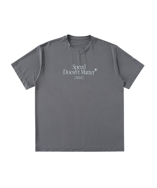 BUTTON SEOUL(ボタンソウル)の「スピードグラフィックライトウェイトテックショートスリーブ(3カラー)(Tシャツ/カットソー・メンズ・ダークグレー/アイボリー/ブラック・SMALL/MEDIUM/LARGE/X-LARGE)」の3枚目の写真