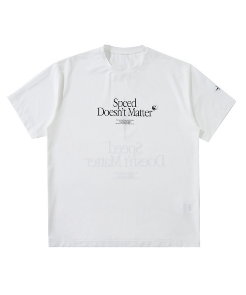 BUTTON SEOUL(ボタンソウル)の「スピードグラフィックライトウェイトテックショートスリーブ(3カラー)(Tシャツ/カットソー・メンズ・ダークグレー/アイボリー/ブラック・SMALL/MEDIUM/LARGE/X-LARGE)」の4枚目の写真