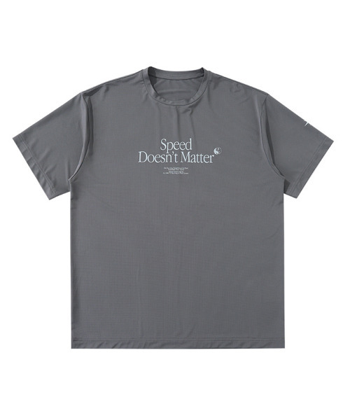 BUTTON SEOUL(ボタンソウル)の「スピードグラフィックライトウェイトテックショートスリーブ(3カラー)(Tシャツ/カットソー・メンズ・ダークグレー/アイボリー/ブラック・SMALL/MEDIUM/LARGE/X-LARGE)」の5枚目の写真