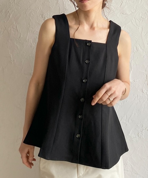 She's Closet(シーズクローゼット)の「スクエアネック切り替えペプラムフレア ボタン ジレ ベスト(ベスト・レディース・ベージュ/ブラック/アイボリー・FREE)」の1枚目の写真
