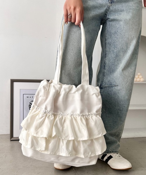 wears(ウェアーズ)の「【A4収納可】2wayフリルトートバッグ(トートバッグ・レディース・ピンク/ブラック/ホワイト/グリーン・FREE)」の1枚目の写真