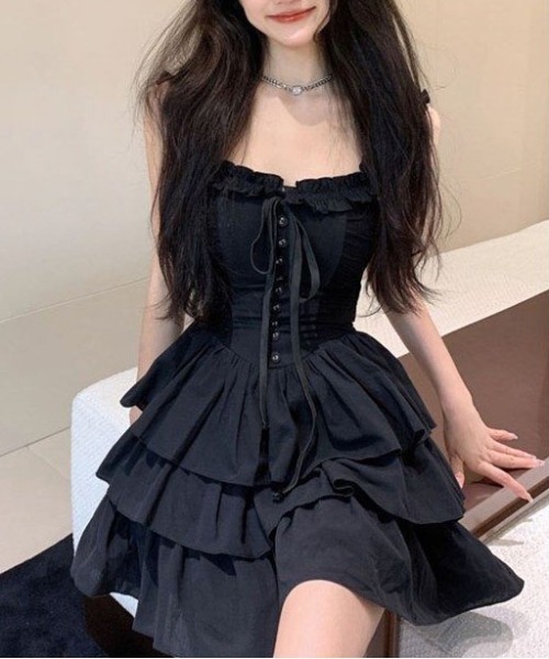 ＆soiree（アンドソワレ）の「レースアップフリルミニキャミワンピース（ワンピース・レディース・ブラック・SMALL/MEDIUM/LARGE/X-LARGE）」の3枚目の写真