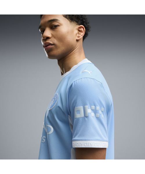PUMA(プーマ)の「PUMA プーマ メンズ 2026-27 マンチェスターシティ FC ホーム オーセンティッ(Tシャツ/カットソー・メンズ・ブルー系その他・LARGE/X-LARGE/MEDIUM/SMALL)」の2枚目の写真