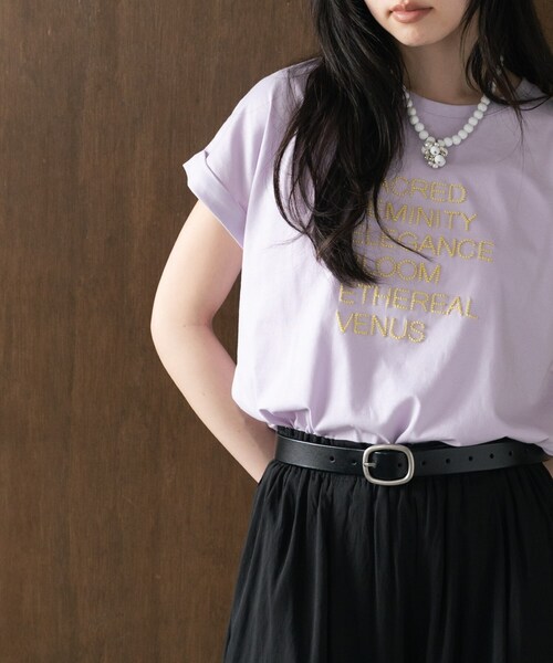 GALLEST(ギャレスト)の「刺繍フレーズTシャツ(Tシャツ/カットソー・レディース・ブラック系/パープル系1/ホワイト系1・38)」の8枚目の写真
