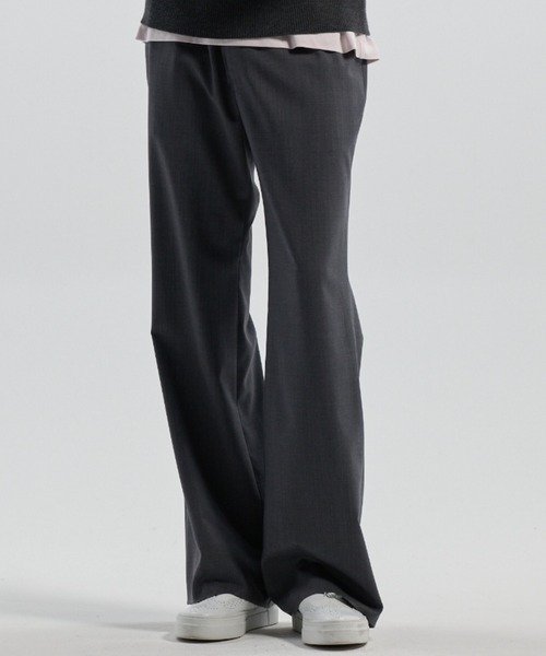 CINOH(チノ)の「SOFT FLARE PANTS(その他パンツ・メンズ・ブラウン/グレー/ブラック・46/44)」の2枚目の写真