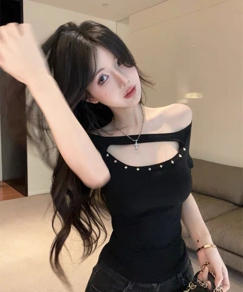 Ritzy(リッツィー)の「スタッズ付き オフショルダークロップ T シャツ(Tシャツ/カットソー・レディース・ホワイト/ブルー/ブラック・FREE)」の8枚目の写真