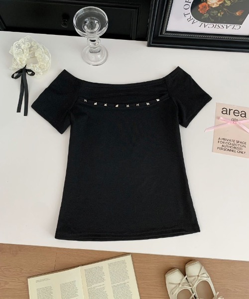 Ritzy(リッツィー)の「スタッズ付き オフショルダークロップ T シャツ(Tシャツ/カットソー・レディース・ホワイト/ブルー/ブラック・FREE)」の16枚目の写真