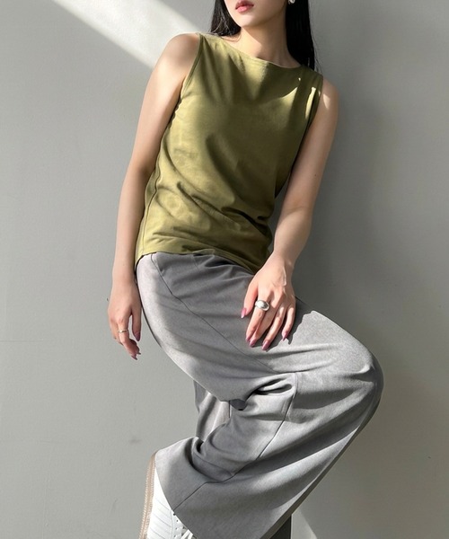 itto...(イット)の「コットンボートネックタンクトップ(タンクトップ・レディース・ブラック/チャコールグレー/オフホワイト/カーキ/グレイッシュベージュ/ピンクベージュ/杢グレー・M/L/3L/4L/XL)」の6枚目の写真