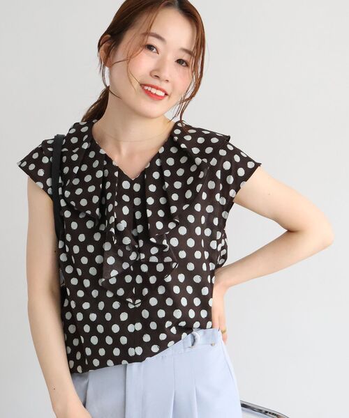 le.coeur blanc(ルクールブラン)の「【日本製】ドットプリントフリルカラーブラウス(シャツ/ブラウス・レディース・ブラウン系その他2/ブラック系その他・38)」の1枚目の写真