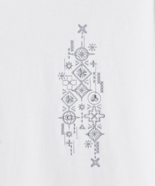 GAKKAI UNIONS(ガッカイユニオンズ)の「サンシャイン刺繍半袖Tシャツホワイト(Tシャツ/カットソー・レディース・その他・MEDIUM/LARGE)」の6枚目の写真