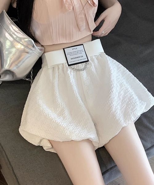 2ly2(トゥーリートゥー)の「ふんわりバルーン ショートパンツ(その他パンツ・レディース・ホワイト/ブラック・FREE)」の2枚目の写真