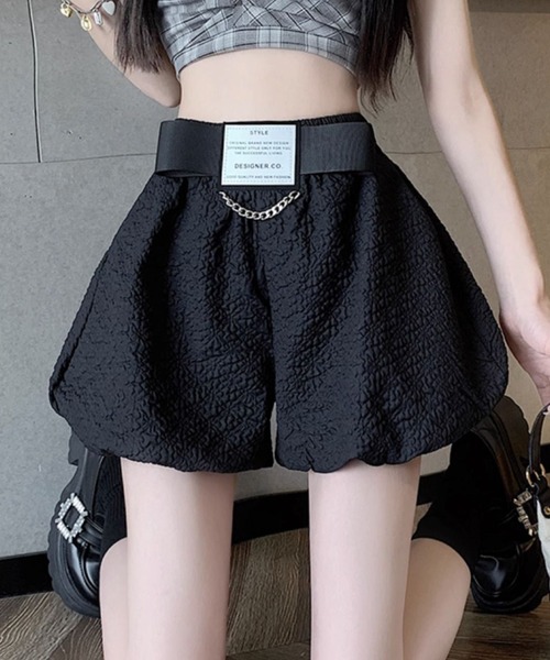 2ly2(トゥーリートゥー)の「ふんわりバルーン ショートパンツ(その他パンツ・レディース・ホワイト/ブラック・FREE)」の1枚目の写真