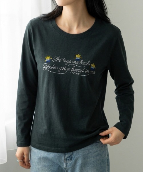 Disney(ディズニー)の「<Disney>【トイストーリー】ピクセルアート調ラインストーンロゴTシャツ(Tシャツ/カットソー・レディース・ブラック/ライトグレー系・X-LARGE/LARGE/MEDIUM/XX-LARGE)」の2枚目の写真
