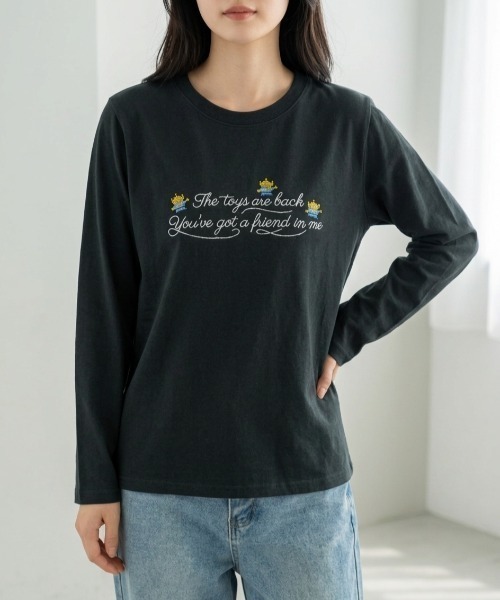 Disney(ディズニー)の「<Disney>【トイストーリー】ピクセルアート調ラインストーンロゴTシャツ(Tシャツ/カットソー・レディース・ブラック/ライトグレー系・X-LARGE/LARGE/MEDIUM/XX-LARGE)」の3枚目の写真