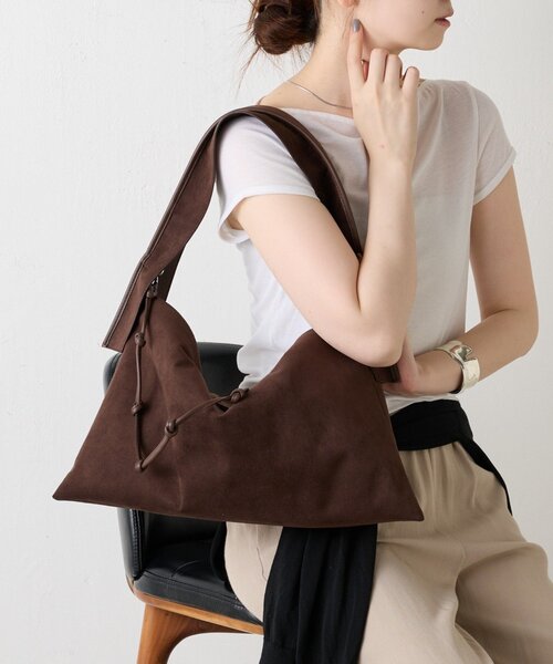 russet(ラシット)の「《WEB限定》エコスエードワンショルダーバッグ(ショルダーバッグ・レディース・ダークブラウン/オリーブ・FREE)」の3枚目の写真