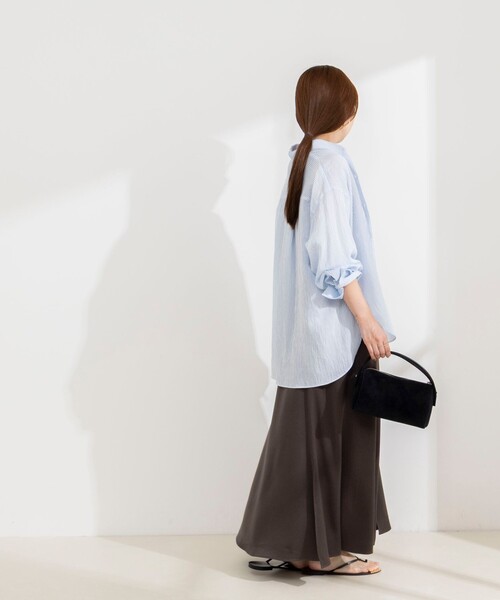 NOLLEY’S Sophi（ノーリーズソフィ）の「《セットアップ対応》ピーチサテンフレアースカート（スカート・レディース・チャコールグレー/ネイビー・34/36/38）」の4枚目の写真