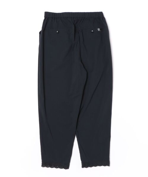 SUPER HAKKA(スーパーハッカ)の「レーヨンナイロンストレッチ裾レーステーパードパンツ(その他パンツ・レディース・ベージュ/チャコール/ネイビー・M)」の4枚目の写真