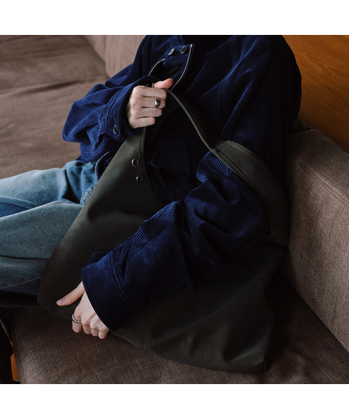 OVHEE(オヴェイ)の「ポニホーボバッグ Poni Hobo Bag(ショルダーバッグ・レディース・ダークブラウン/ブラック・FREE)」の1枚目の写真