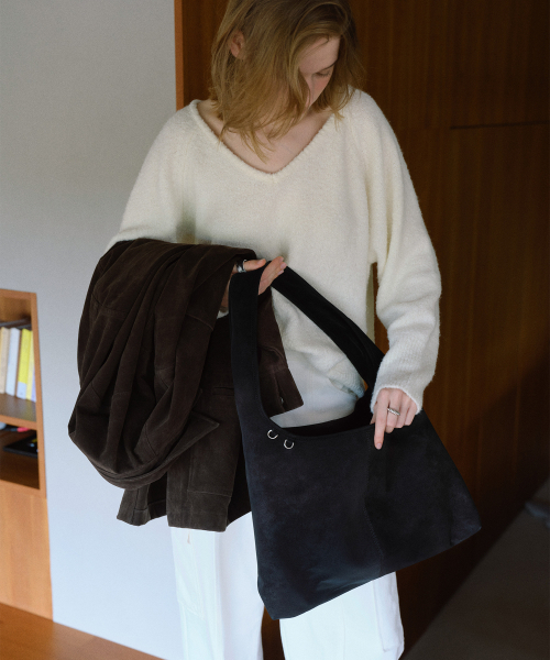 OVHEE(オヴェイ)の「ポニホーボバッグ Poni Hobo Bag(ショルダーバッグ・レディース・ダークブラウン/ブラック・FREE)」の5枚目の写真