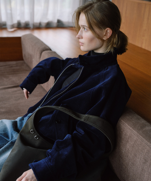 OVHEE(オヴェイ)の「ポニホーボバッグ Poni Hobo Bag(ショルダーバッグ・レディース・ダークブラウン/ブラック・FREE)」の10枚目の写真