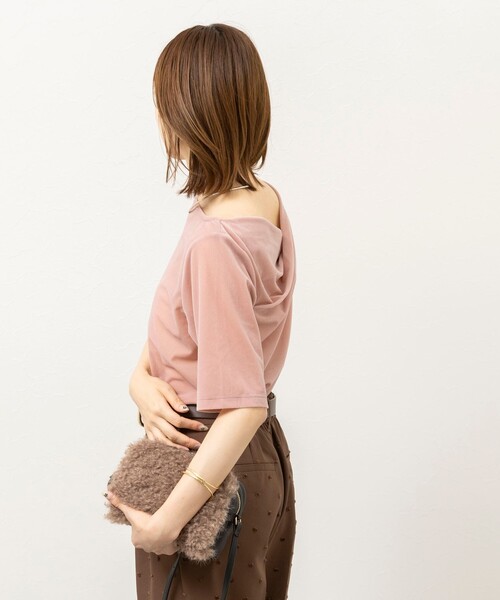 NOLLEY’S(ノーリーズ)の「《接触冷感》ウォッシャブルシアーベロア2WAYプルオーバー(Tシャツ/カットソー・レディース・ネイビー/ブラウン/ピンク/アイボリー・38/36)」の14枚目の写真