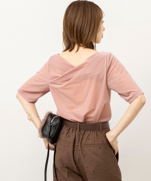 NOLLEY’S(ノーリーズ)の「《接触冷感》ウォッシャブルシアーベロア2WAYプルオーバー(Tシャツ/カットソー・レディース・ネイビー/ブラウン/ピンク/アイボリー・38/36)」の15枚目の写真