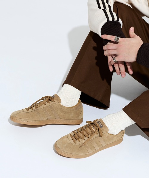 adidas（アディダス）の「タバコ Tobacco / アディダスオリジナルス adidas Originals（スニーカー・メンズ・ブラウン・22.0cm/24.5cm/24.0cm/25.0cm/25.5cm/30.0cm/29.0cm/28.5cm/29.5cm/26.5cm/26.0cm/27.5cm/27.0cm/22.5cm/28.0cm/23.5cm/23.0cm）」の3枚目の写真