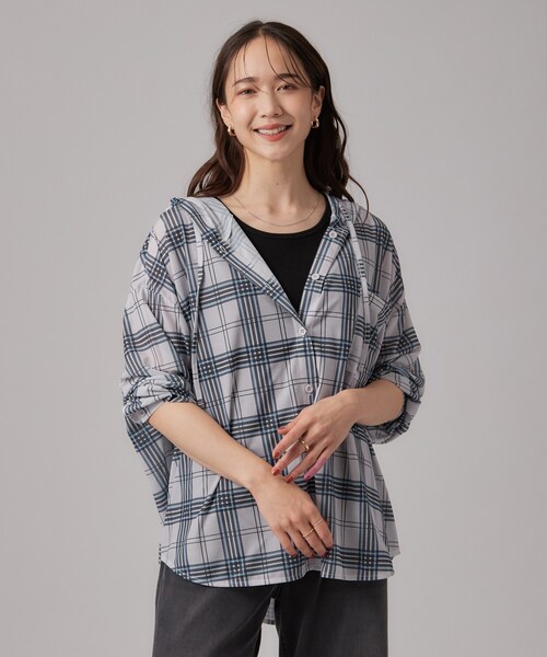 SHOO・LA・RUE(シューラルー)の「【洗濯機可/体型カバー】程よい透け感の ゆるシルエットシア―シャツ(パーカー・レディース・ブラック/ホワイト/ライトグレー系1・00)」の13枚目の写真