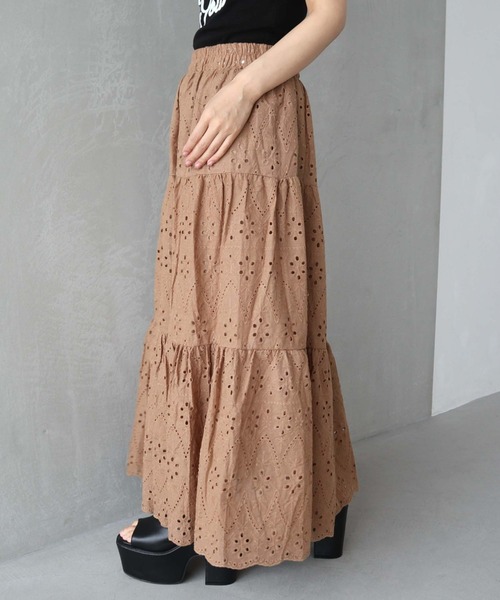CECIL McBEE(セシルマクビー)の「【CECIL McBEE】パンチングレースティアードロングスカート(スカート・レディース・ホワイト/ブラック/ブラウン/イエロー・MEDIUM)」の13枚目の写真