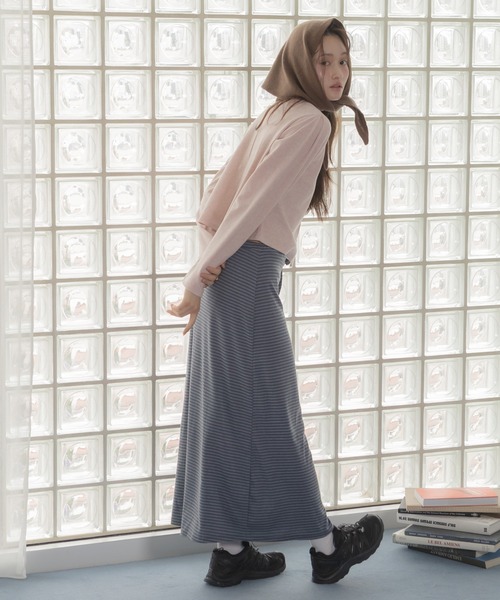 HEILIS(ヘイリス)の「ボーダー柄カットロングスカート /ロングスカート タイトスカート ボーダースカート ナロースカート Iラインスカート ウエストゴム カットソースカート ロング丈 ボーダー柄 韓国ファッション カジュアル デイリー 秋 秋服 秋コーデ 秋冬 秋冬コーデ 長袖コーデ ニットコーデ スウェットコーデ レイヤード ブラック グレー ピンク マタニティ(スカート・レディース・グレー/ブラック/ピンク・FREE)」の14枚目の写真