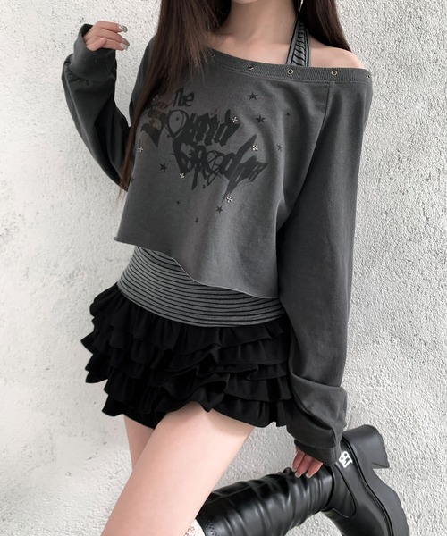 VEILA（ヴェイラ）の「スタッズ＆グラフィックプリント ホルターデザインフェイクレイヤード長袖トップス（Tシャツ/カットソー・レディース・ホワイト/グレー・フリー）」の12枚目の写真