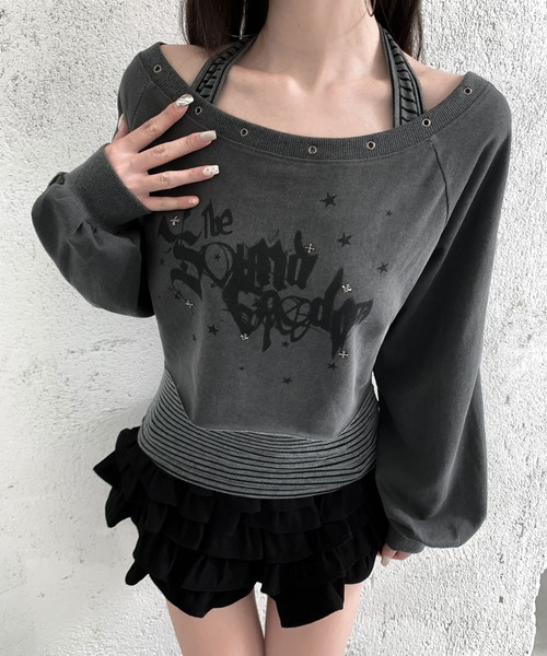 VEILA（ヴェイラ）の「スタッズ＆グラフィックプリント ホルターデザインフェイクレイヤード長袖トップス（Tシャツ/カットソー・レディース・ホワイト/グレー・フリー）」の17枚目の写真