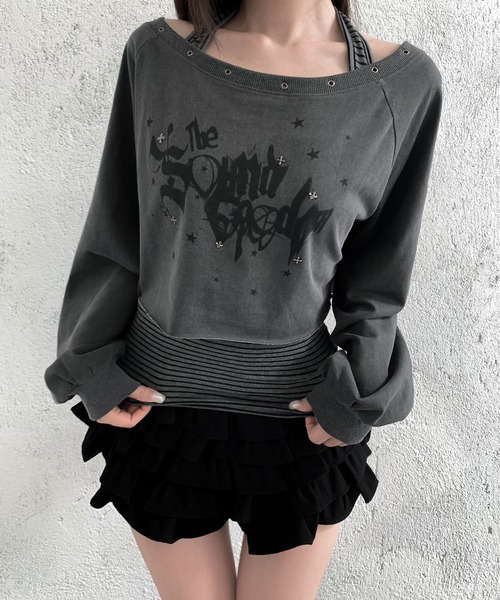 VEILA（ヴェイラ）の「スタッズ＆グラフィックプリント ホルターデザインフェイクレイヤード長袖トップス（Tシャツ/カットソー・レディース・ホワイト/グレー・フリー）」の18枚目の写真