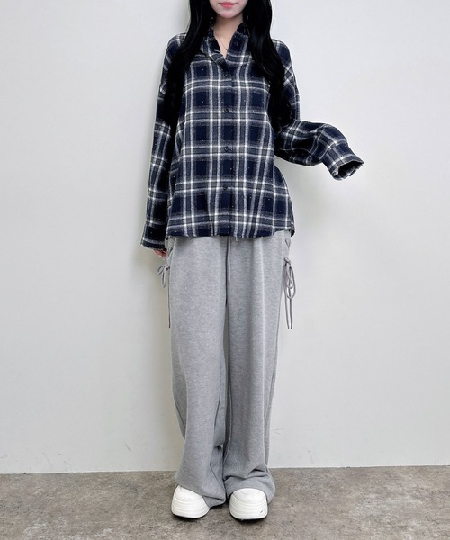 INGNI(イング)の「ラインストーン付バックレースアップチェック柄シャツ(シャツ/ブラウス・レディース・ネイビー系2/ブラック系/ブラウン系その他2・M)」の7枚目の写真