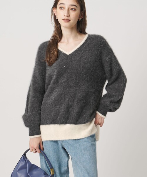UNITED ARROWS(ユナイテッドアローズ)の「フォックスカシミヤ スパンコール Vネック ニット(ニット/セーター・レディース・ライトピンク/ダークグレー/その他2・FREE)」の5枚目の写真