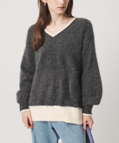 UNITED ARROWS(ユナイテッドアローズ)の「フォックスカシミヤ スパンコール Vネック ニット(ニット/セーター・レディース・ライトピンク/ダークグレー/その他2・FREE)」の6枚目の写真
