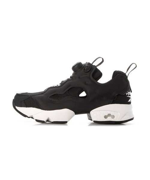 Reebok(リーボック)の「Reebok INSTAPUMP FURY 94(リーボック インスタ ポンプフューリー 94_)(スニーカー・メンズ・ブラック系1/ネイビー/ブラック系・23cm/28.5cm/23.5cm/29cm/24cm/24.5cm/25cm/25.5cm/26.5cm/27.5cm/28cm/26cm/27cm)」の4枚目の写真